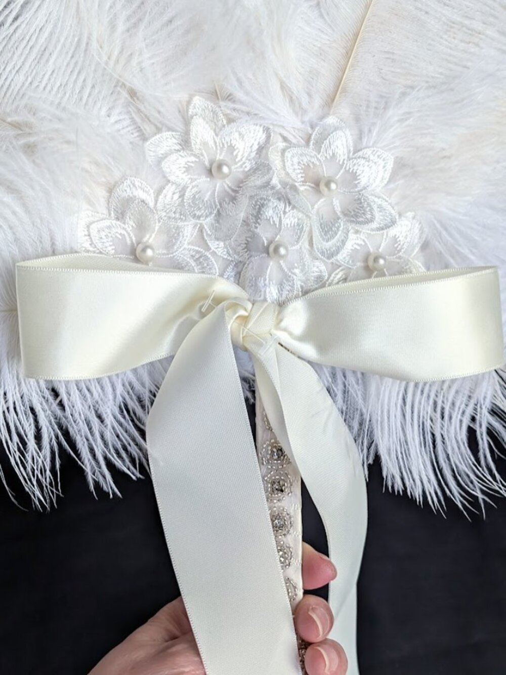 Vintage Style Bridal Feather Bouquet 1920s Ostrich Feather Fan - Picture 7 of 12